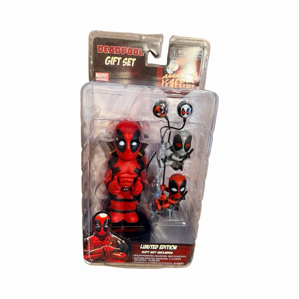 NECA Marvel Deadpool Limited Edition Gift Set Solar Body Knocker + Earbuds